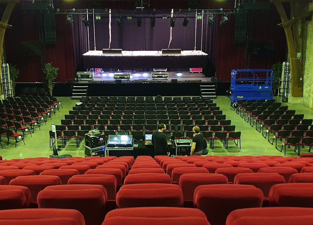 Grande Halle de la Ferme d'Ayau 3